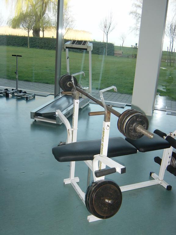 Club 218 Wellness Studio Шиофок Экстерьер фото