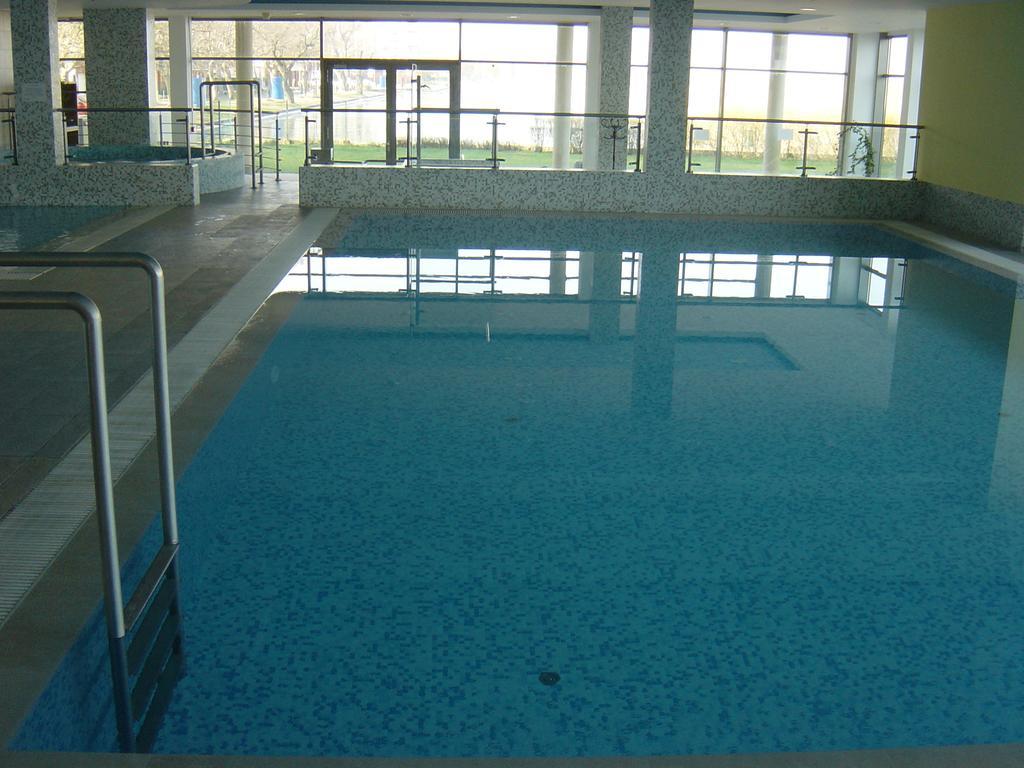 Club 218 Wellness Studio Шиофок Экстерьер фото