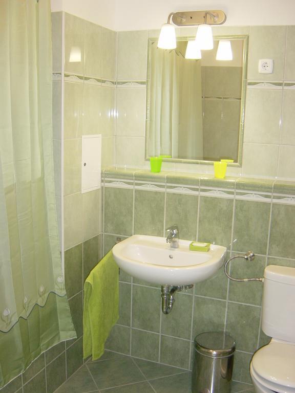 Club 218 Wellness Studio Шиофок Экстерьер фото