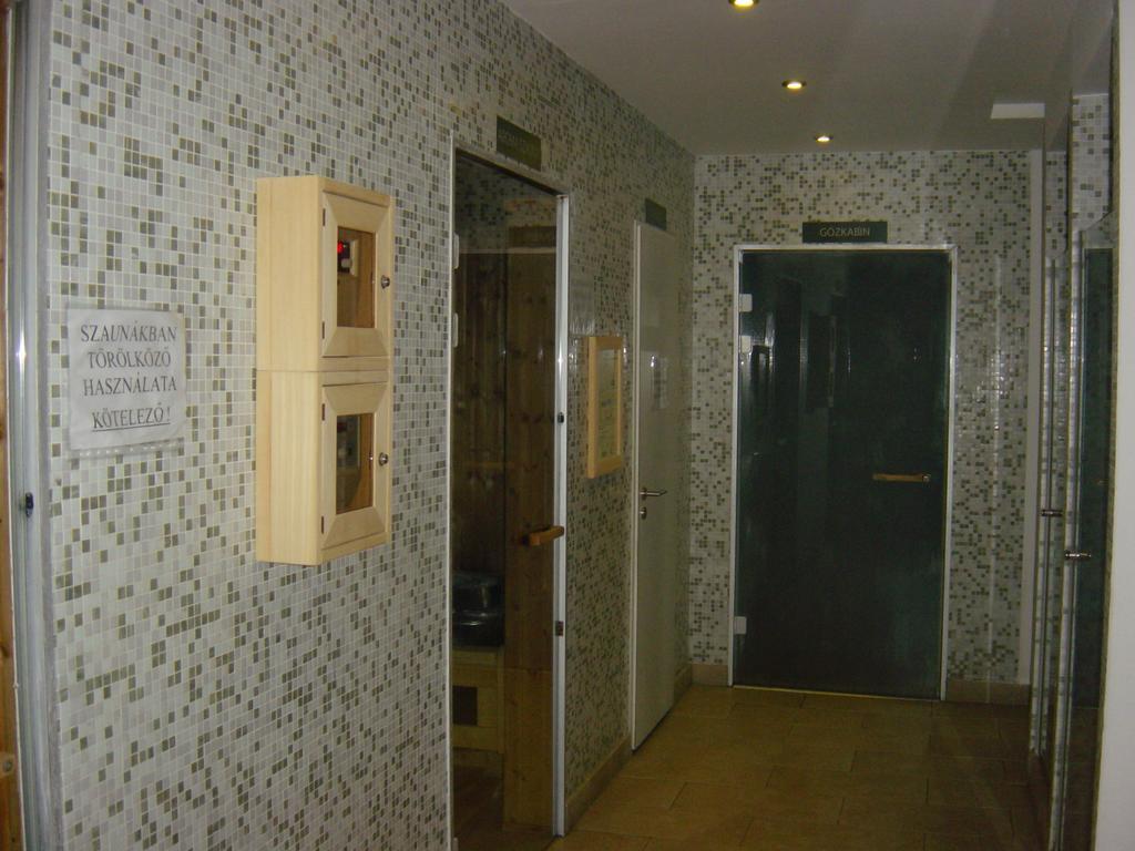 Club 218 Wellness Studio Шиофок Экстерьер фото