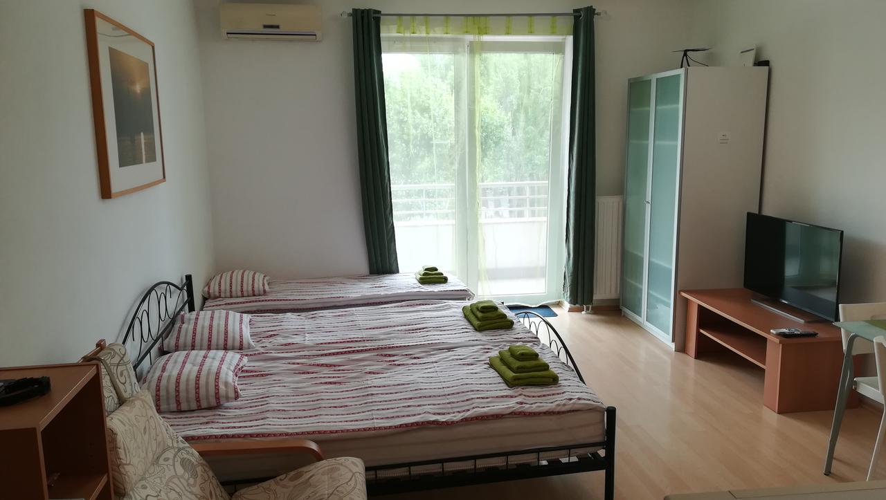 Club 218 Wellness Studio Шиофок Экстерьер фото